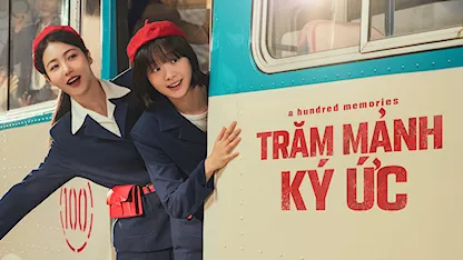 Cảnh phim Trăm Mảnh Ký Ức – Hai nhân vật chính cười rạng rỡ trước xe buýt trong bối cảnh hoài niệm thập niên 1980.